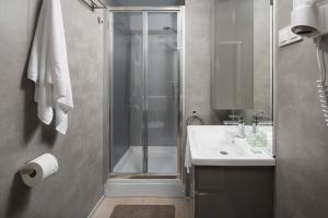 Prestige Mobile Home with Jacuzzi - Sea View room in Camping Homes Mon Perin