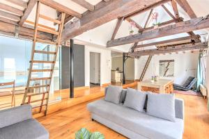 Tempel Triplex & Duplex at Historic Heart of Antwerp