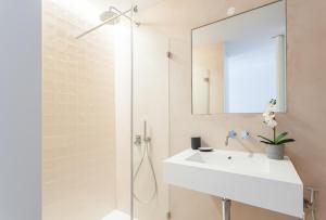 FLH Chiado Elegant Apartment