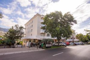 FLH Funchal Modern Apartment with Pool