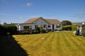 Beautiful coastal bungalow, Sennen, Porthcurno,sea
