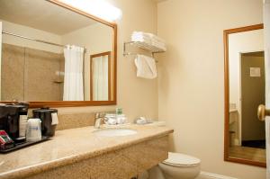 Queen Room with Two Queen Beds - Non-Smoking room in Best Western Village Inn