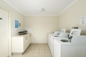 Tin Can Bays Sleepy Lagoon Motel