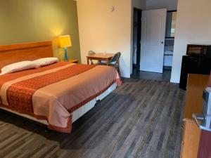 Desert Inn Motel
