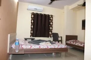 Hotel Laxmi Sadan - Verāval