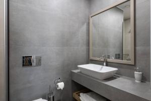 Two-Bedroom Apartment with Garden View room in Alianthos Suites