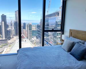 45th Floor! Fabulous View 2B2B SKY Stay On Collins