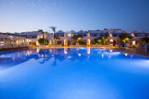 Cinco Plazas hotel, 
Lanzarote, Spain.
The photo picture quality can be
variable. We apologize if the
quality is of an unacceptable
level.