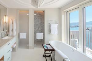 Obala bb, Porto Montenegro, Tivat 85320, Montenegro.