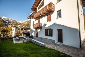 JOIVY Warm Flat for 4, with Parking in Courmayeur