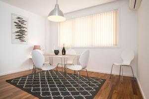 Two Bedroom Stylish Central Tavira Apartment.