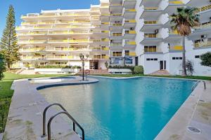 Deluxe Apartment room in Vilamoura Design with Pool by Homing