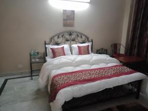 Pamposh Guest House, Gurgaon