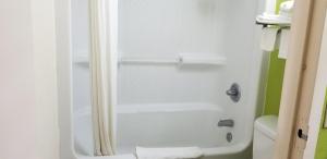 Super 8 by Wyndham Ruther Glen Kings Dominion Area