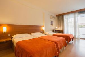 Triple Room room in Hotel Torre Monreal