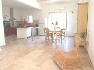 Villa confortable avec piscine privée à Saint-Saturnin-lès-Apt