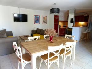 Appartements Appartement convivial a Aigues-Mortes, piscine partagee : photos des chambres