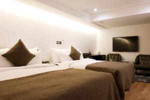 Suite Hai Tầng Có Nơi Dùng Bữa – Tầng Hầm 3 (Duplex Suite with Dining - Basement 3)
