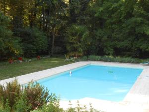 B&B / Chambres d'hotes Clos du Bois Brard B&B : Chambre Double - Vue sur Piscine