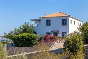 Villa Scirocco Spetses Greece