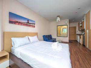 Naithon Beachfront Condotel