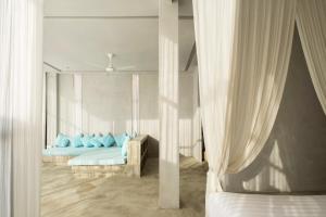 Suite Có Giường Cỡ King Nhìn Ra Biển (King Suite with Ocean View)