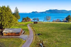 Obstruction Pass Cottage - Port Stanley