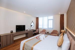 Thông Đỏ Hotel