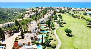 3 bedroom Villa Cardia with private pool, Aphrodite Hills Resort