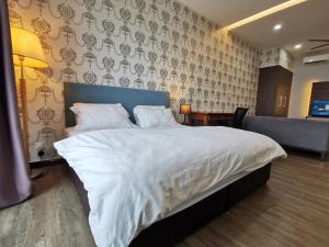Mykey Silverscape B-39-07 Melaka City