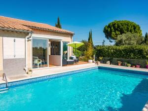 Maisons de vacances Holiday Home in Argeliers with Swimming Pool : photos des chambres