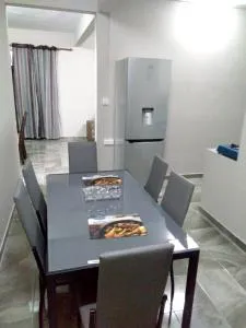 Charming House in Curepipe + Garden - La Caverne