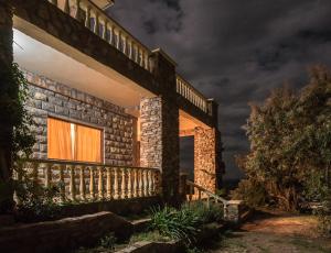 Aitong Crater House
