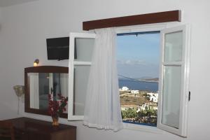 Aiolos Hotel Irakleia-Island Greece