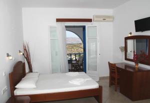 Aiolos Hotel Irakleia-Island Greece