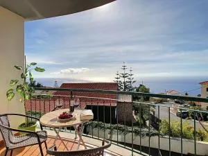 Cliff Refuge by LovelyStay - Nogueira