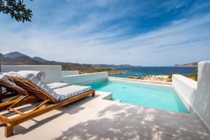 Junior Suite with Sea View and Private Pool  room in Hotel Milos Resort