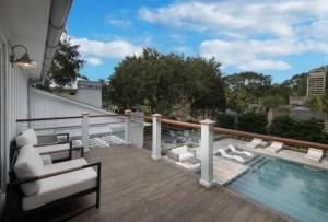 Holiday Home room in 3405 Cameron Boulevard