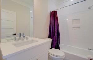 Holiday Home room in 311 Carolina Boulevard