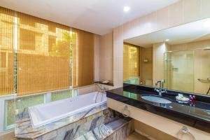 Karon View Apartments