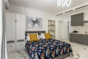 Royal Platinum Studio Apartment