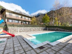 Chata Apartment with balcony overlooking the lake, pool, wifi, in the Val di Ledro Molina di Ledro Itálie