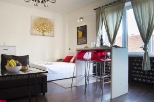 Studio apartment with a view of Ban Jelačić Square