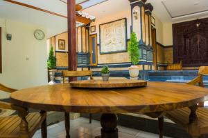 Cakra House