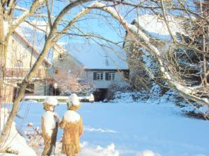 Maisons de vacances Doubs Le Cadran Solaire, gite ROMANCE class 3 etoiles : Maison 1 Chambre