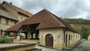 Maisons de vacances Doubs Le Cadran Solaire, gite ROMANCE class 3 etoiles : photos des chambres