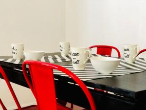 Apartamentos de Maria en Martinez! Av Libertador con Patio!