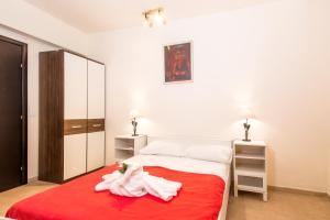 Cozy Family Home steps from the Beach