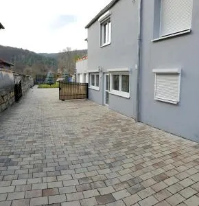 Monteurzimmer Ferienwohnungen Fritsche-Edelfingen - باد ميرجينثيم