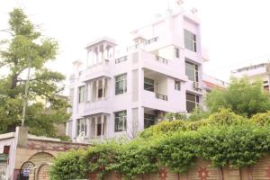 Hotel Chit Chat Palace